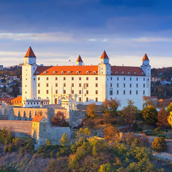 創意波蘭斯洛伐克匈牙利奧斯維辛集中營塔特拉山國家公園秘境洞穴手划船巴拉頓溫泉舞曲14天