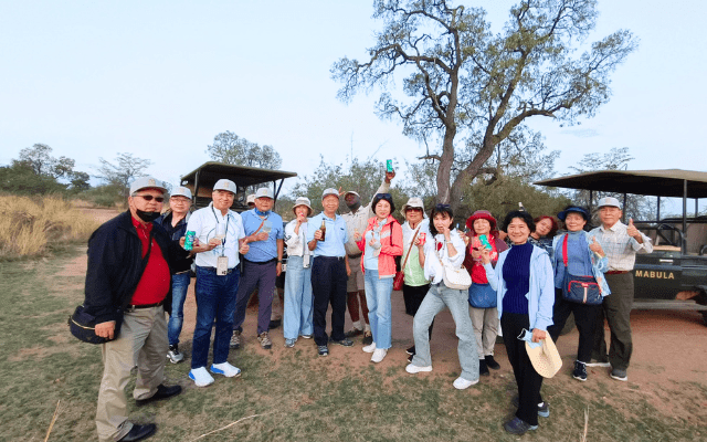 創意南非~馬布拉SAFARI太陽城羅本島葡萄酒鄉黃金礦脈城傳奇11日
