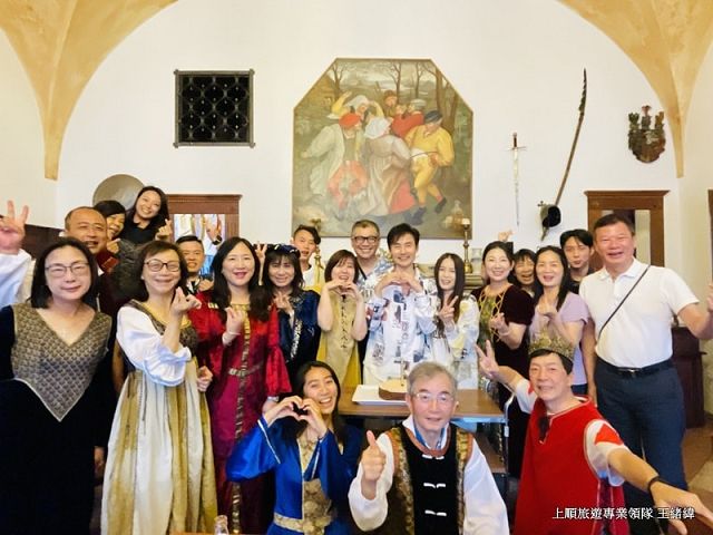 創意奧地利捷克~真善美湖區波希米亞溫泉小鎮慕夏美術館經典美食 13 天