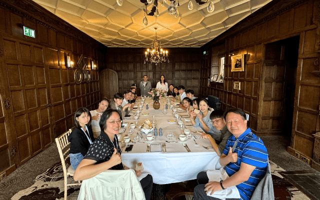 創意英國~愛丁堡利物浦惠特比港濱俠客羅賓漢達西莊園東北海岸火車13日