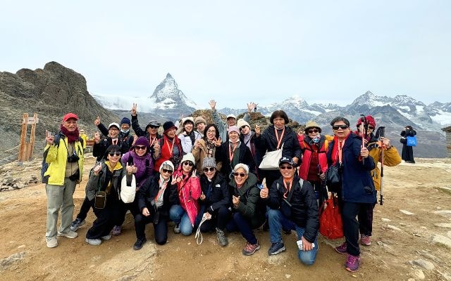 創意瑞士~ 聖摩里茲愛的迫降場景菲斯特天空步道安希湖三大名峰四大觀景列車12天