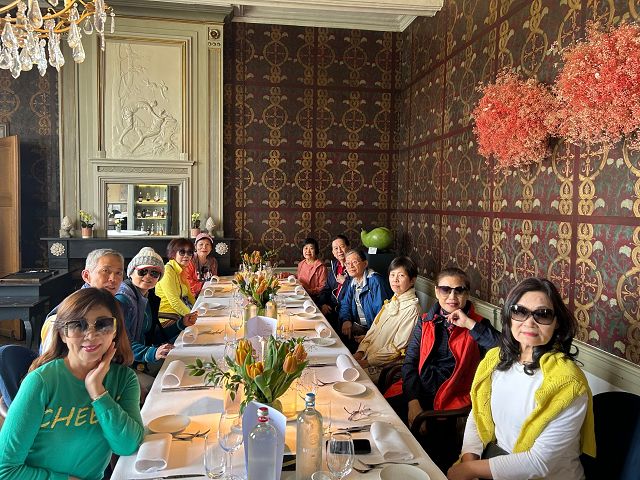 創意荷比盧莫澤河特麗爾珍珠耳環女孩羊角村北海原野蒸汽火車彩繪13天